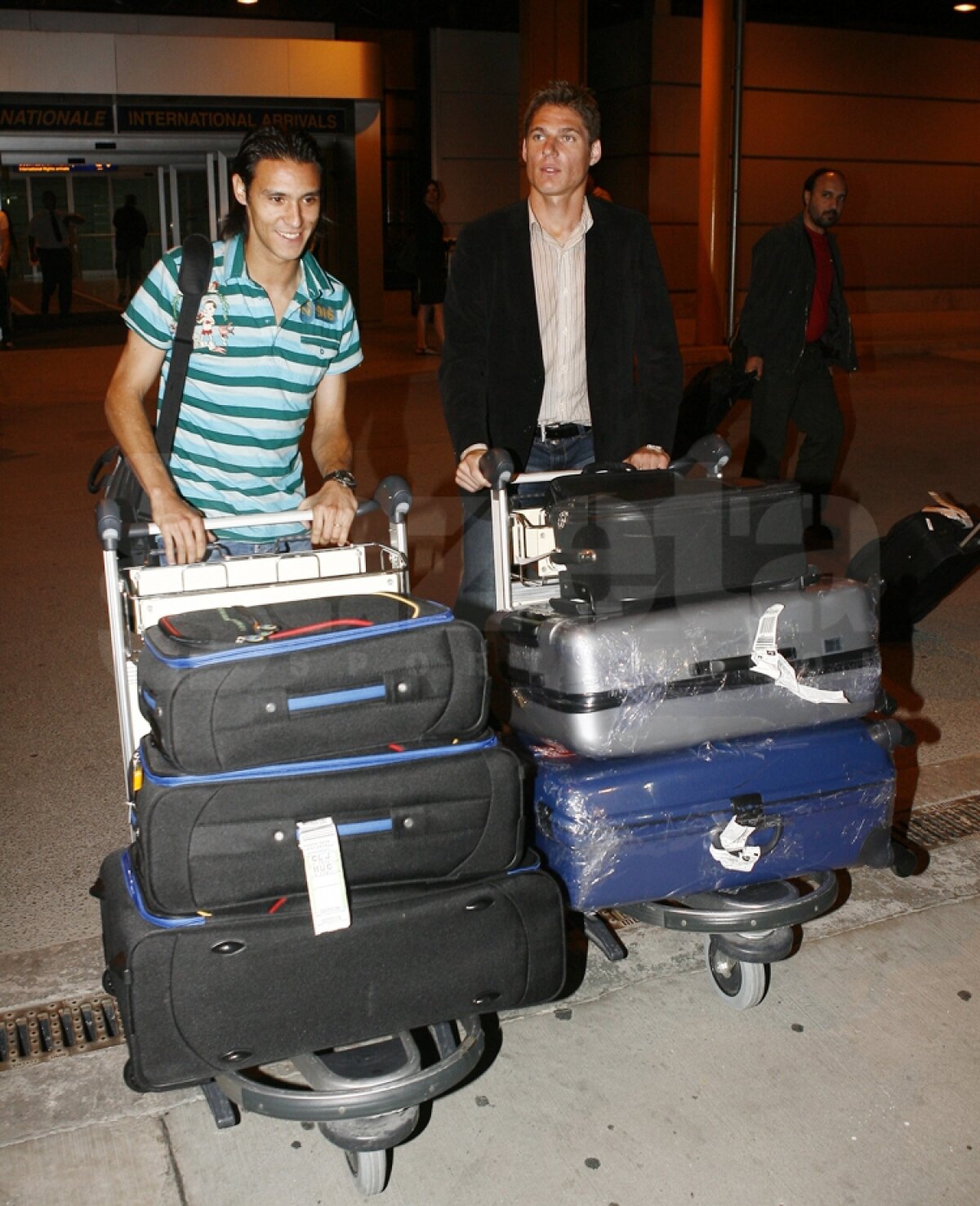 FOTO "Cel mai tare transfer al verii" a ajuns la Cluj! Sougou: "Am venit să fiu campion cu CFR"