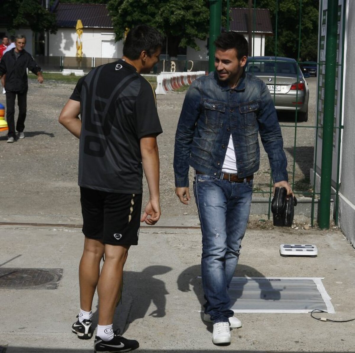 FOTO "Şepcile roşii” s-au reunit în această dimineaţă. Băjenaru nu s-a prezentat