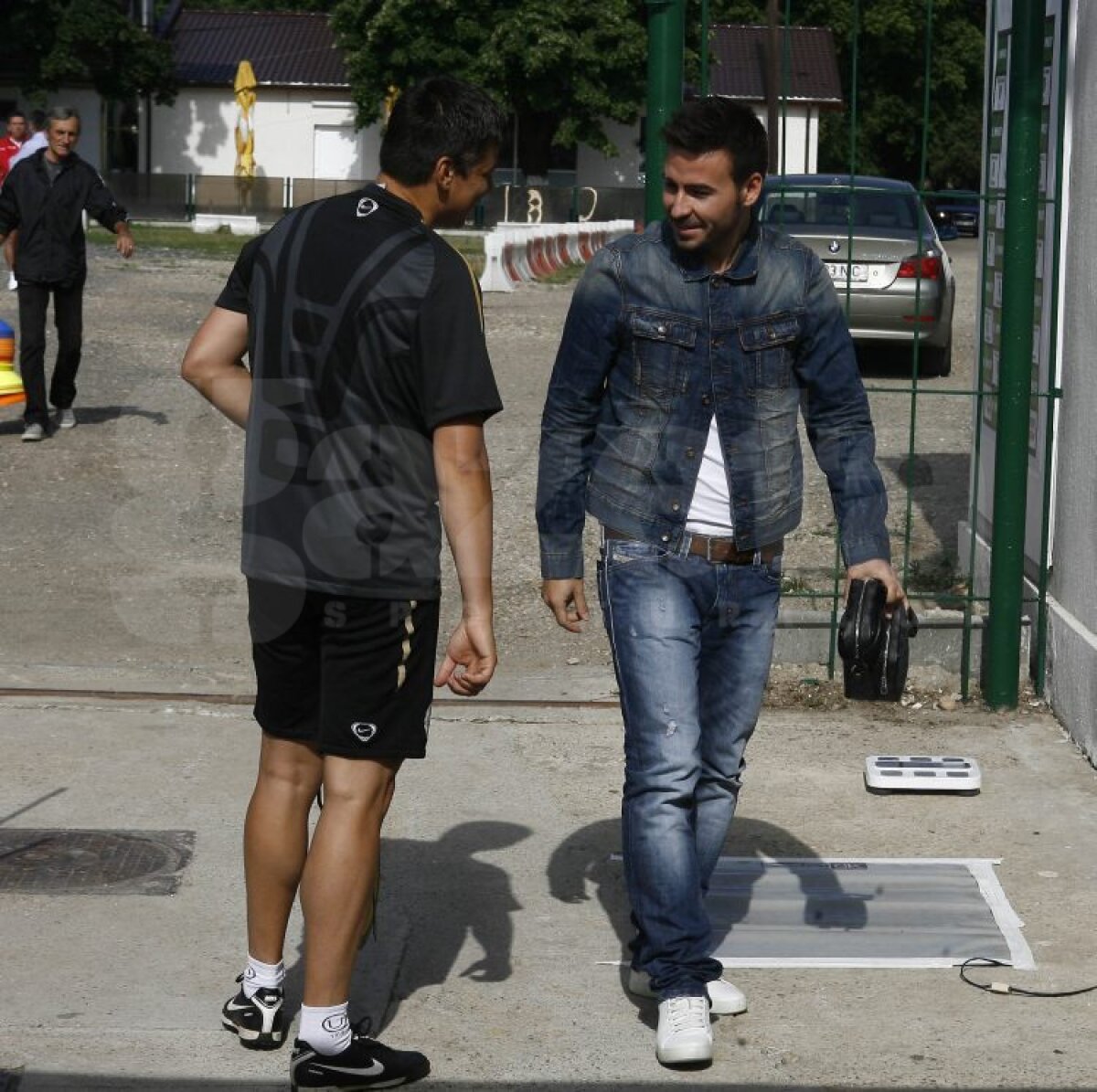 FOTO "Şepcile roşii” s-au reunit în această dimineaţă. Băjenaru nu s-a prezentat