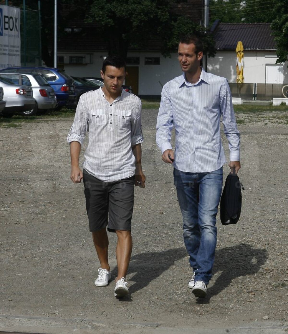 FOTO "Şepcile roşii” s-au reunit în această dimineaţă. Băjenaru nu s-a prezentat