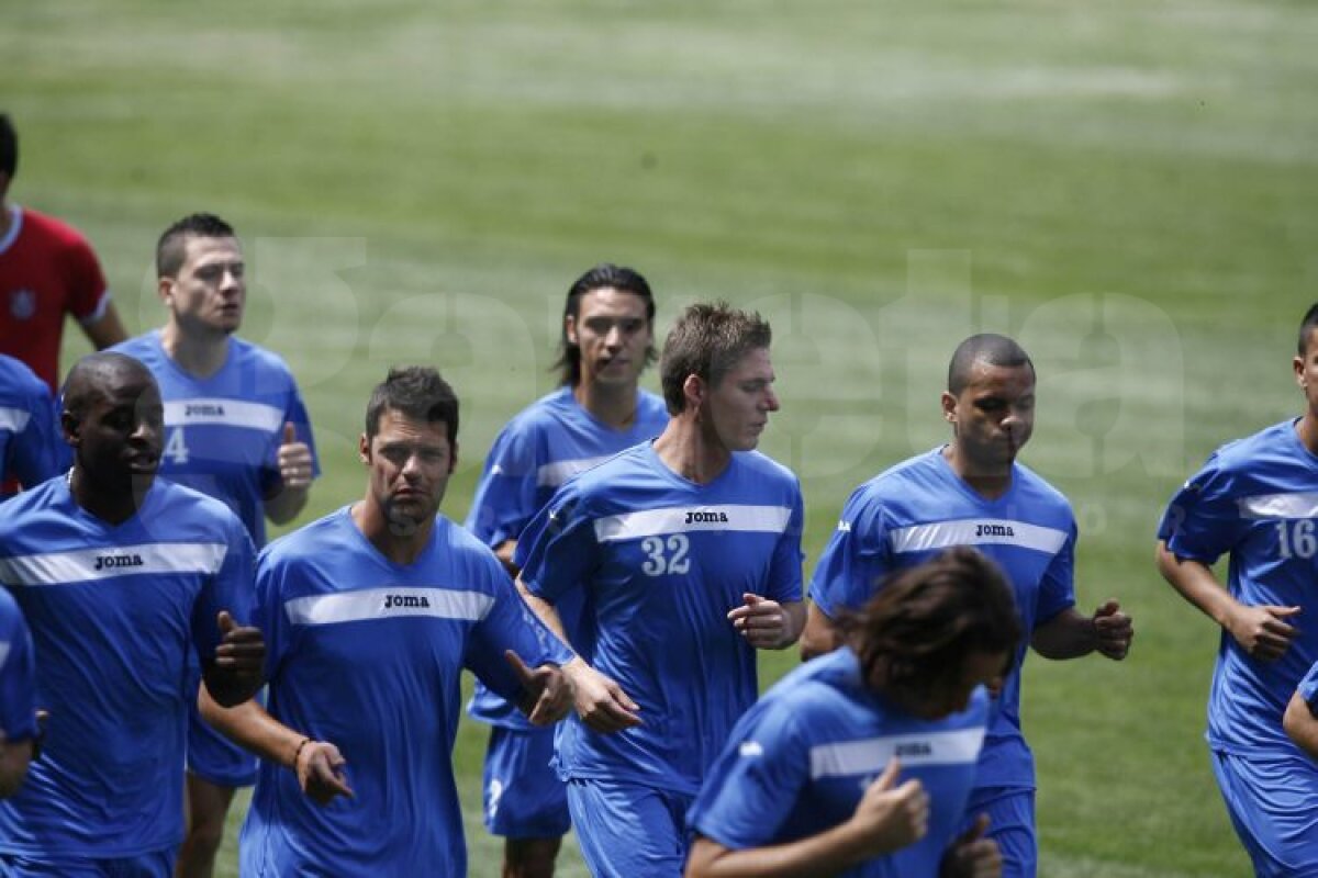 FOTO Costa, la primul antrenament. Clujenii învaţă lecţia umilinţei: ”Să vorbim mai puţin şi să jucăm fotbal!”