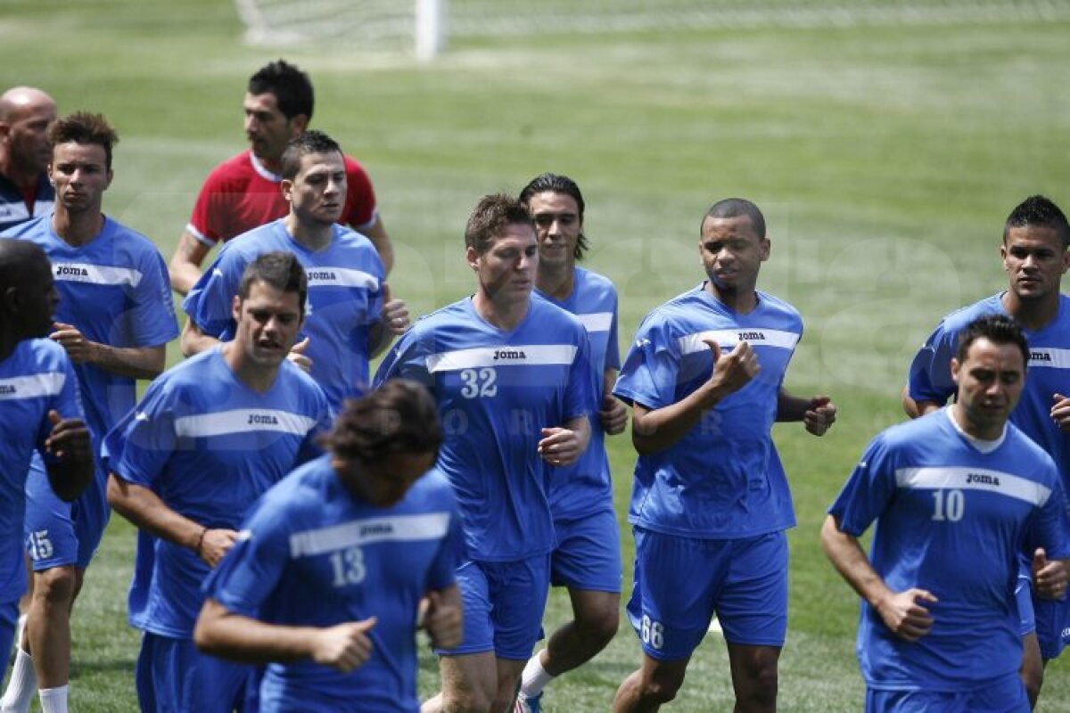 FOTO Costa, la primul antrenament. Clujenii învaţă lecţia umilinţei: ”Să vorbim mai puţin şi să jucăm fotbal!”