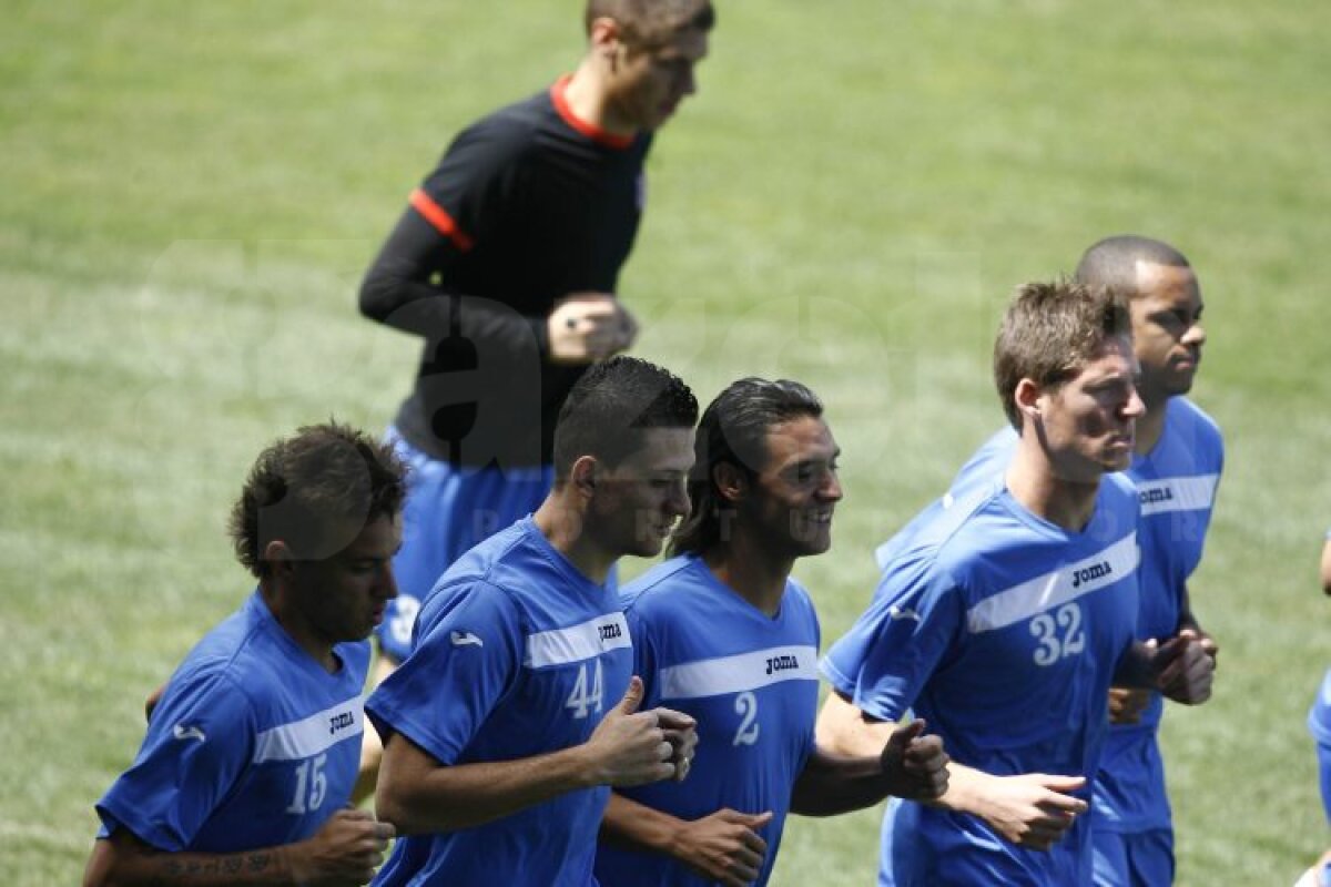 FOTO Costa, la primul antrenament. Clujenii învaţă lecţia umilinţei: ”Să vorbim mai puţin şi să jucăm fotbal!”