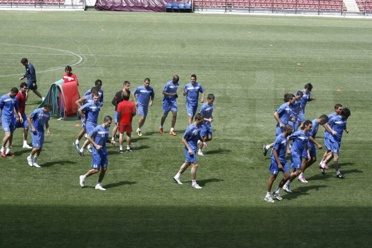 FOTO Costa, la primul antrenament. Clujenii învaţă lecţia umilinţei: ”Să vorbim mai puţin şi să jucăm fotbal!”
