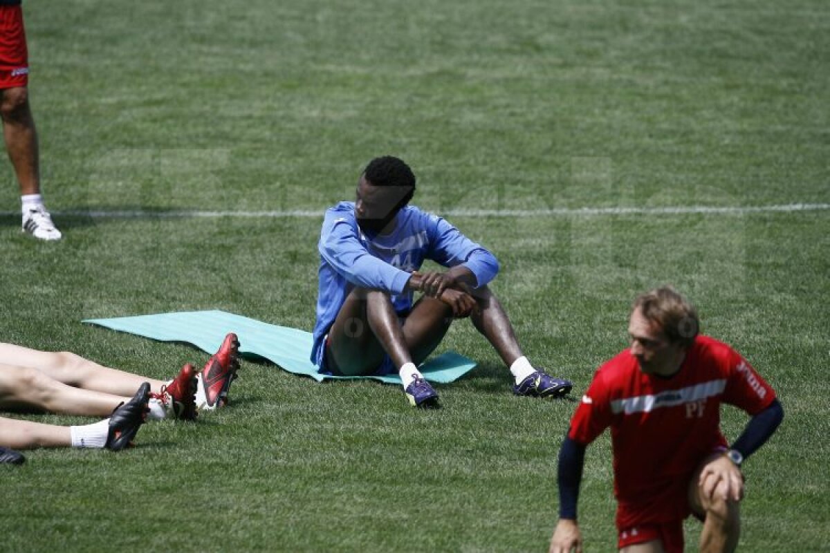 FOTO Costa, la primul antrenament. Clujenii învaţă lecţia umilinţei: ”Să vorbim mai puţin şi să jucăm fotbal!”