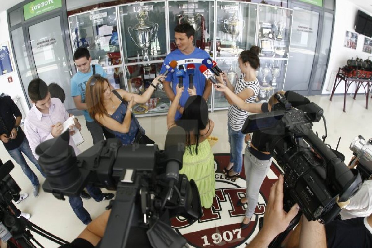 FOTO Costa, la primul antrenament. Clujenii învaţă lecţia umilinţei: ”Să vorbim mai puţin şi să jucăm fotbal!”