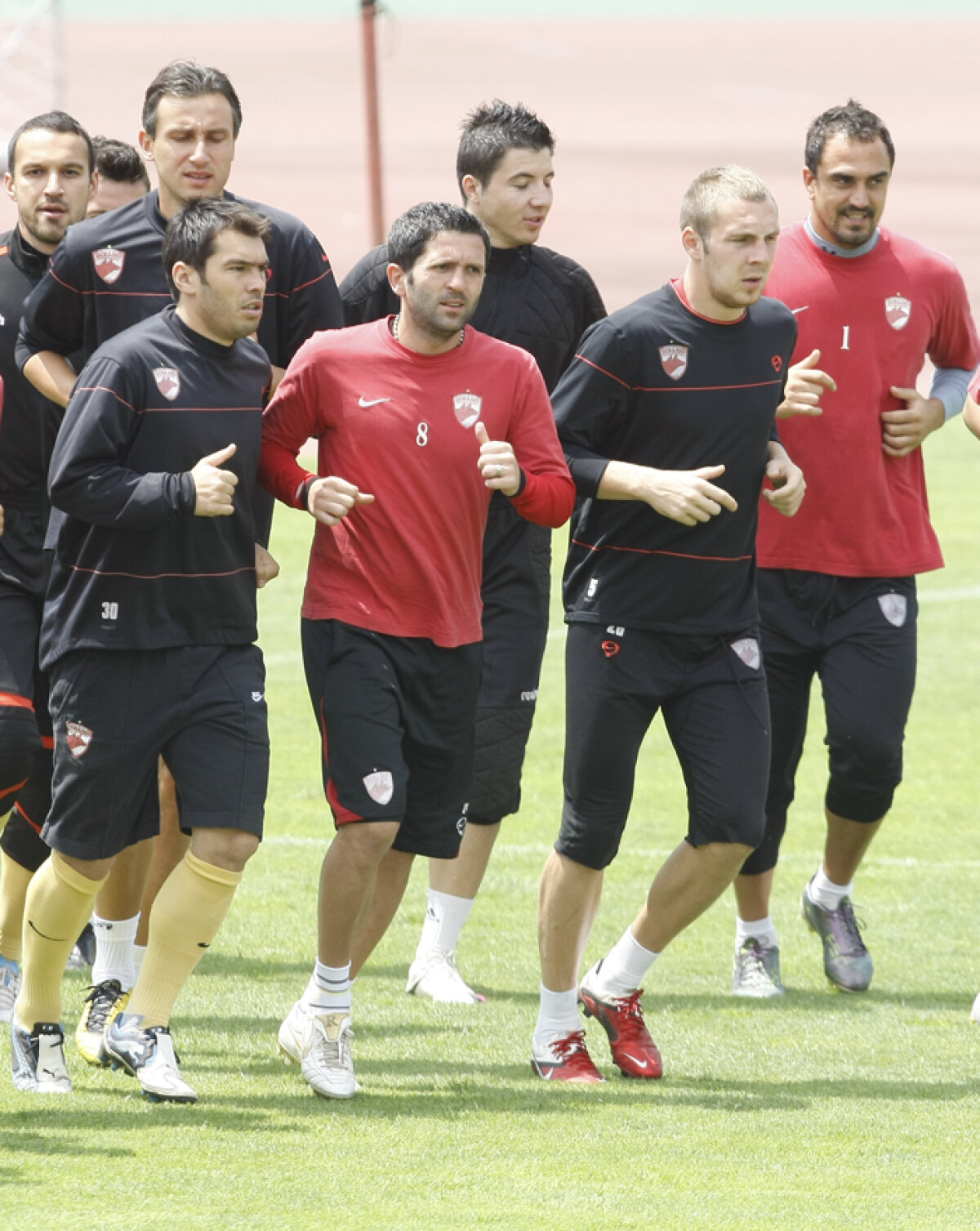 GALERIE FOTO » Dinamo s-a reunit azi, iată programul "cîinilor" şi amicalele verii!