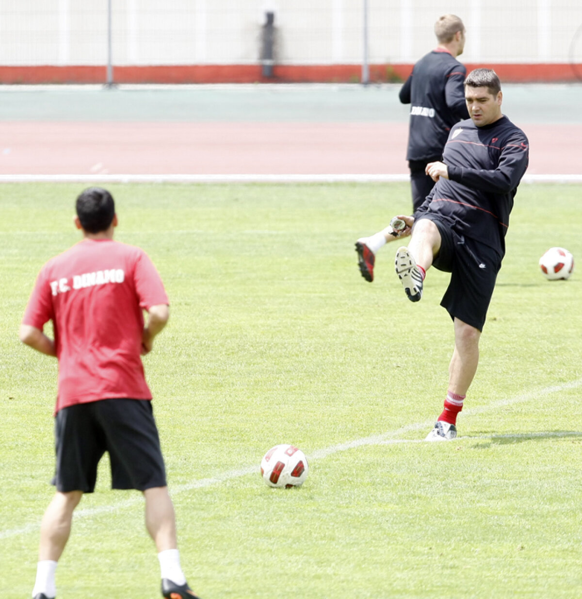 GALERIE FOTO » Dinamo s-a reunit azi, iată programul "cîinilor" şi amicalele verii!
