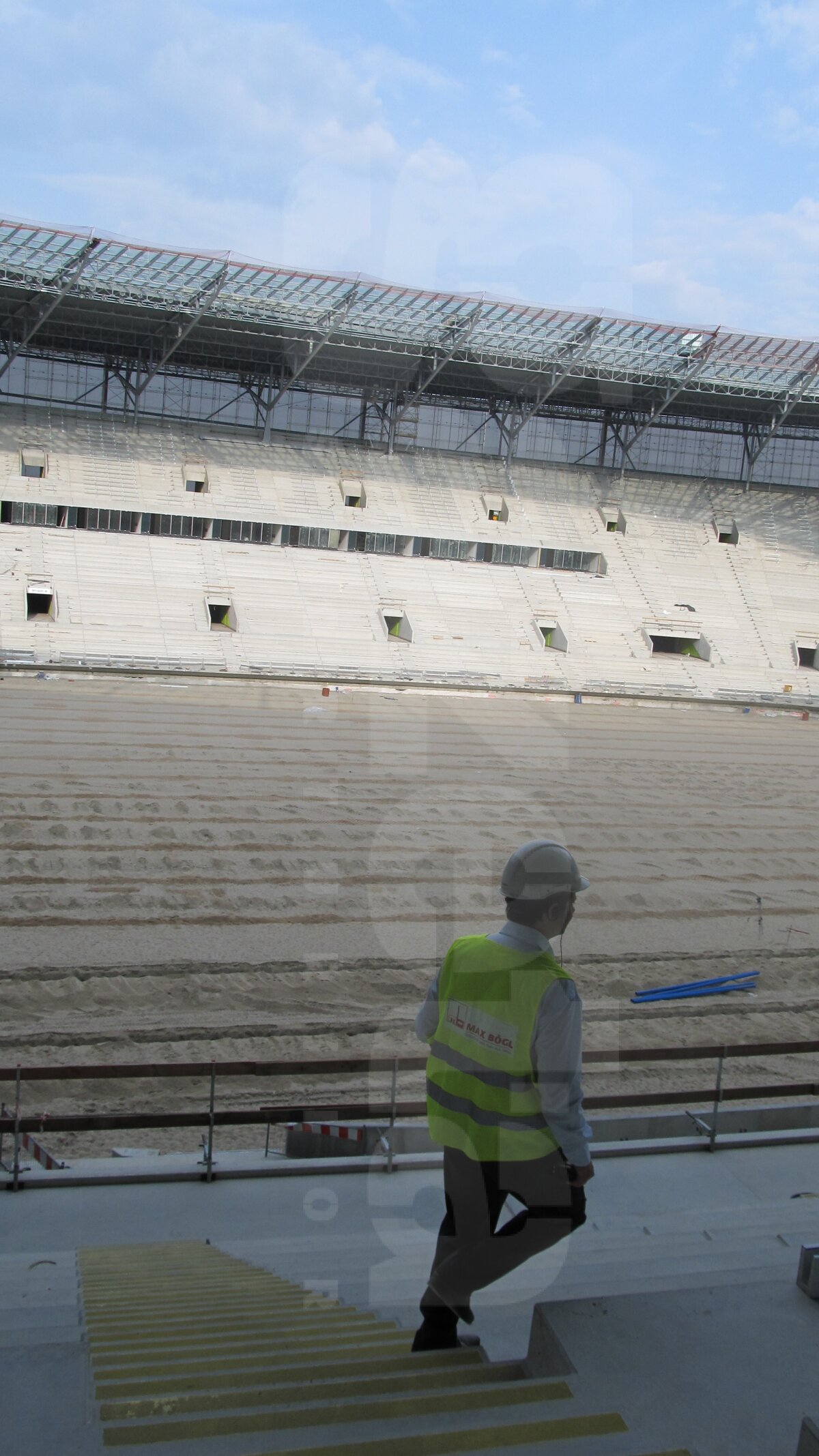 Geamănul "Naţionalului" » Aceeaşi firmă care ridică National Arena lucrează şi pe şantierele poloneze