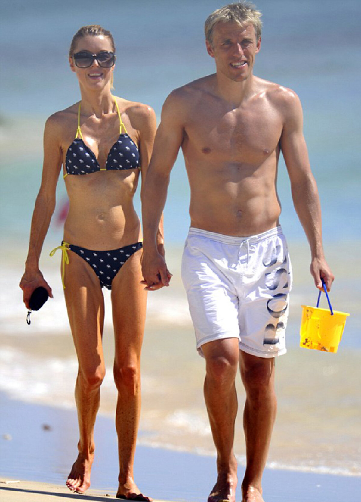 GALERIE FOTO Soţia lui Phil Neville, prea slabă!