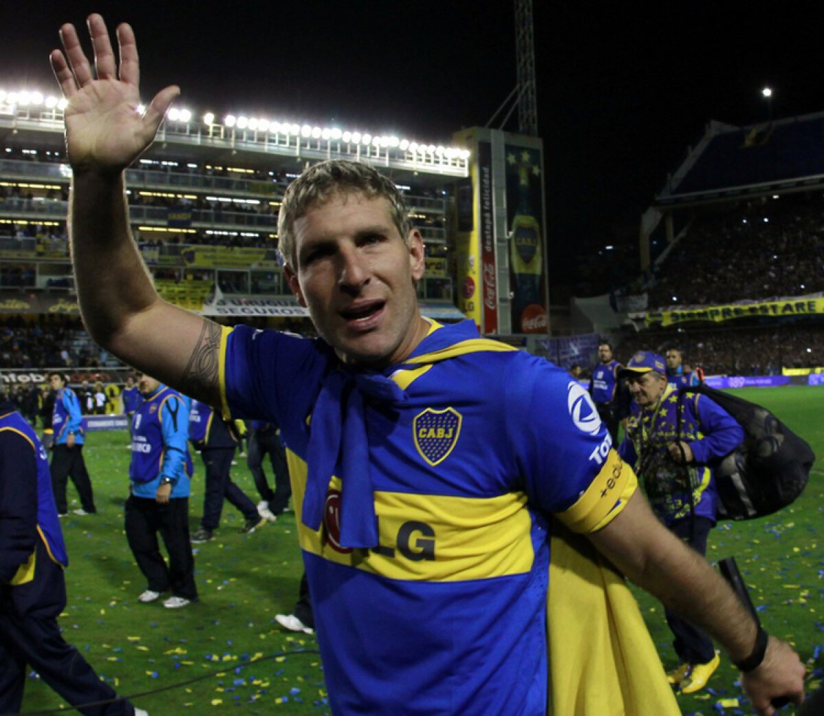 FOTO Martin Palermo, cu ochii în lacrimi la despărţirea de fanii echipei Boca Juniors :(