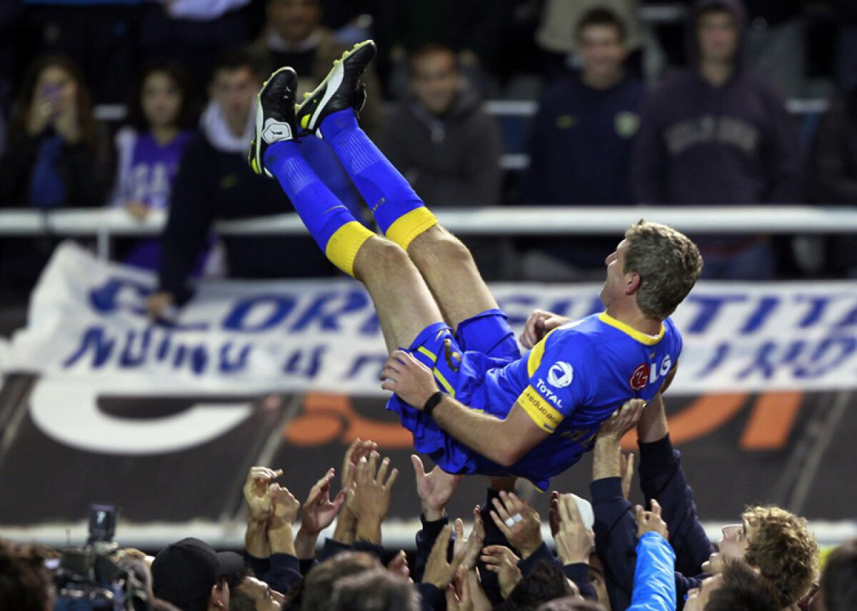 FOTO Martin Palermo, cu ochii în lacrimi la despărţirea de fanii echipei Boca Juniors :(