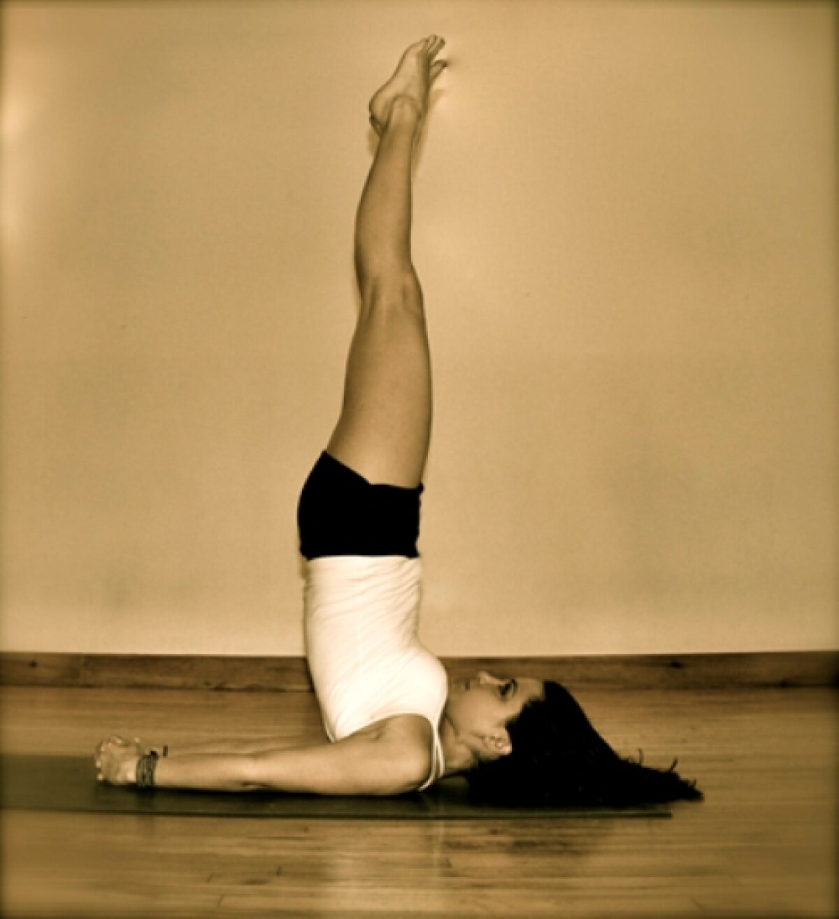 Opt posturi de bază în Hatha Yoga