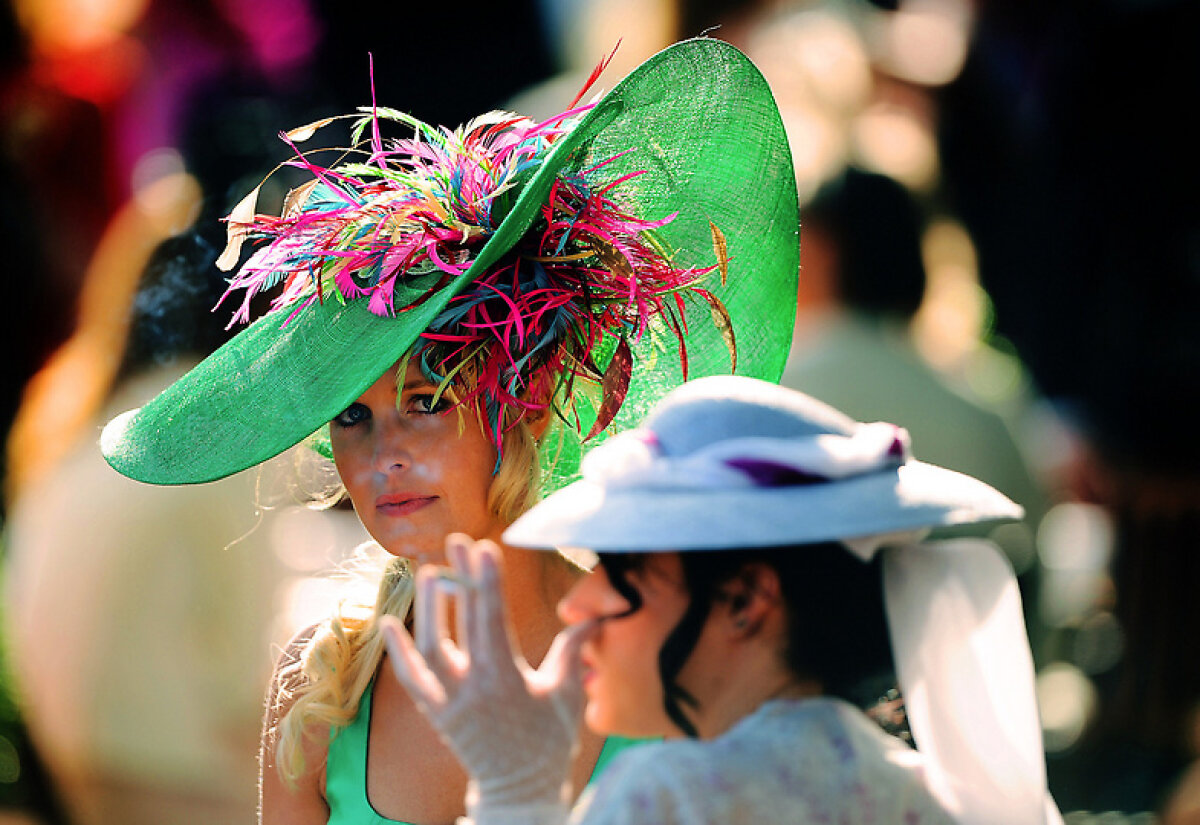 Pălării şi cai » Cîteva imagini senzaţionale din Regatul Unit