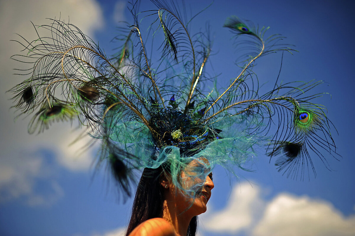 Pălării şi cai » Cîteva imagini senzaţionale din Regatul Unit