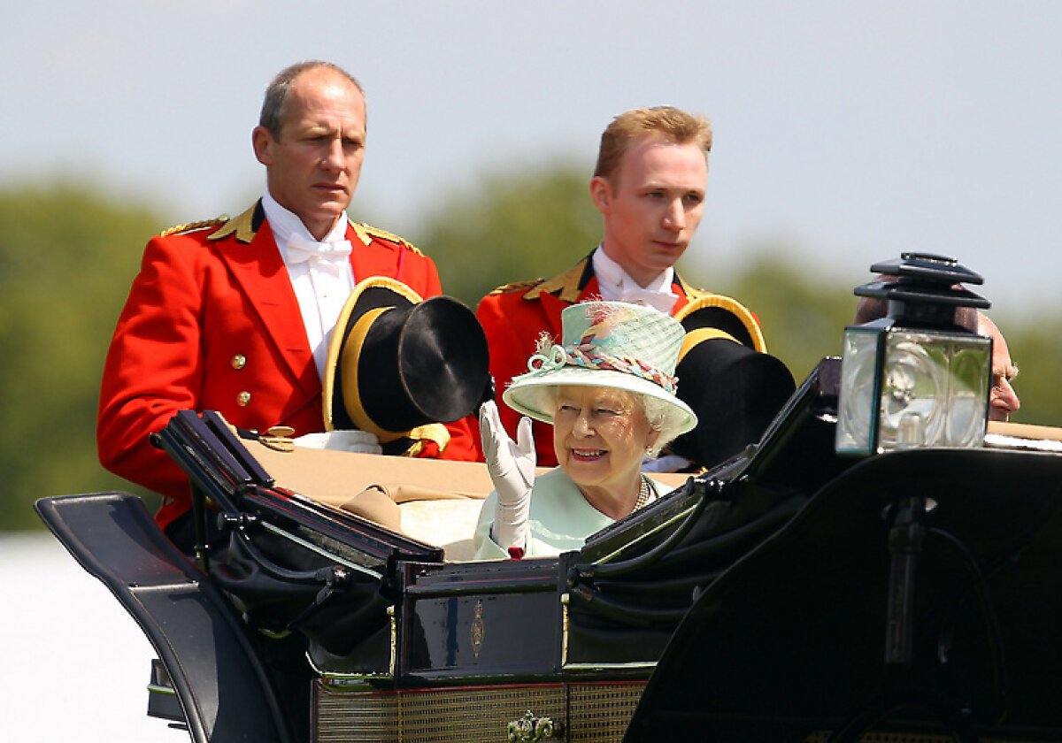 Pălării şi cai » Cîteva imagini senzaţionale din Regatul Unit