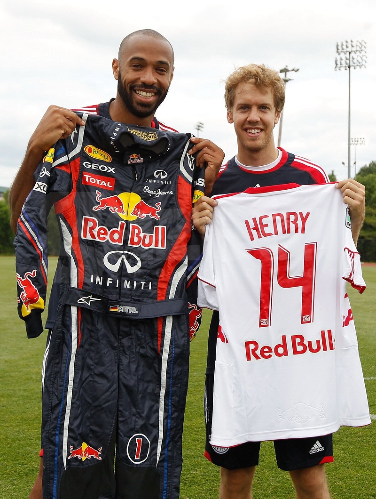 Sebastian Vettel a lăsat Formula 1 pentru fotbal şi s-a antrenat alături de Thierry Henry