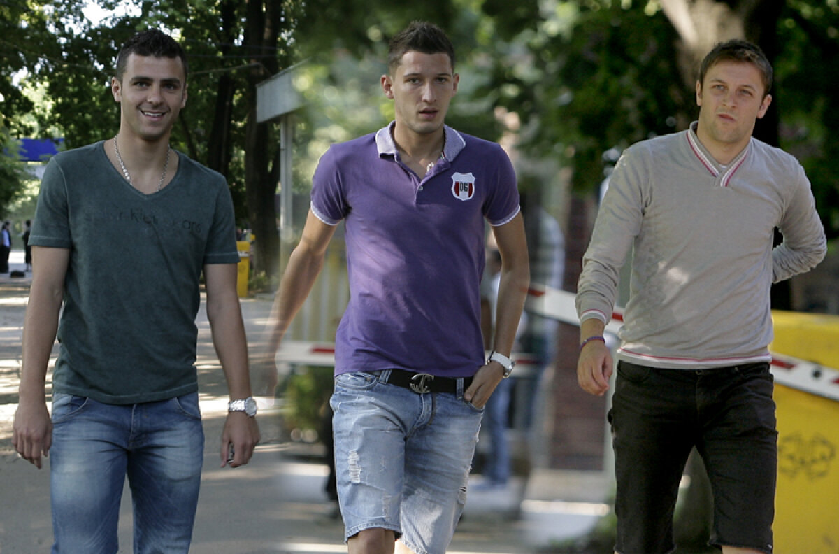 GALERIE FOTO ”Roş-albaştrii” şi-au etalat achiziţiile la vizita medicală