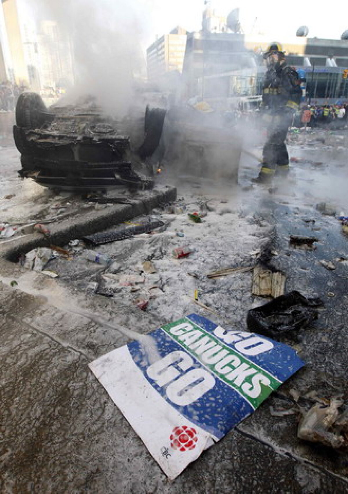 FOTO / Revoltă în Canada după ce Vancouver Canucks a pierdut Cupa Stanley