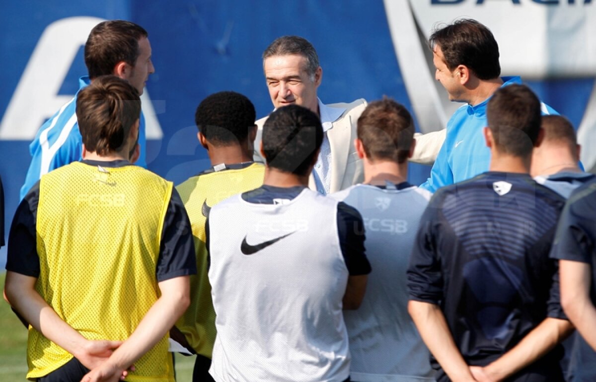 FOTO Becali a vizitat echipa la primul antrenament la Mogoşoaia: ”Doamne, ajută să cîştigăm tot!”