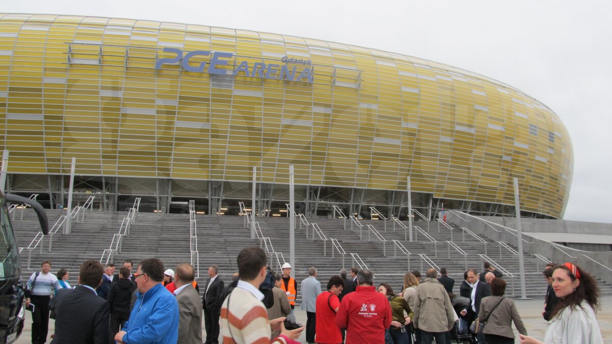 FOTO GSP vă prezintă al patrulea stadion polonez Elite pentru Euro 2012 » Bolul de chihlimbar