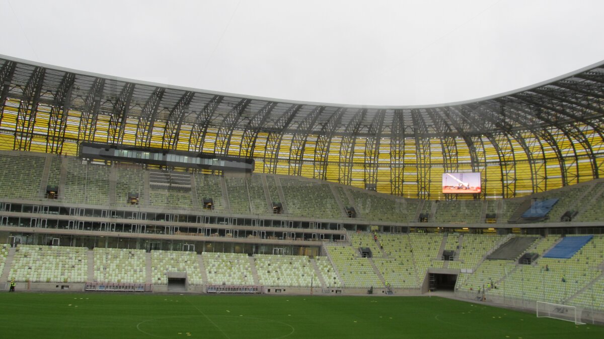 FOTO GSP vă prezintă al patrulea stadion polonez Elite pentru Euro 2012 » Bolul de chihlimbar