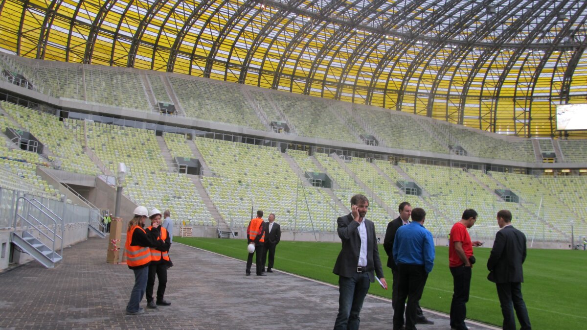 FOTO GSP vă prezintă al patrulea stadion polonez Elite pentru Euro 2012 » Bolul de chihlimbar