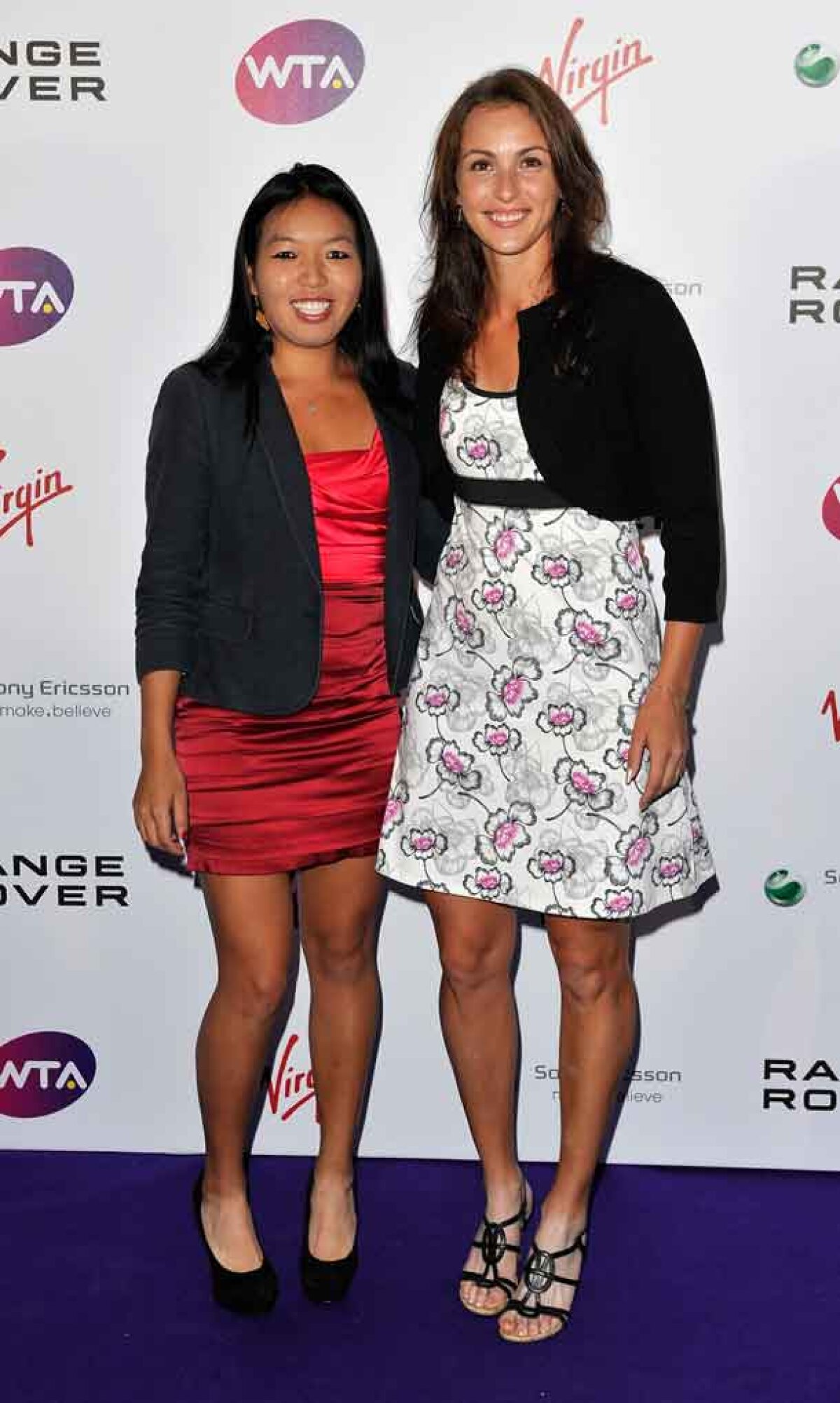 FOTO / Frumuseţe şi eleganţă în tenis: Maria Şarapova a făcut senzaţie la Londra