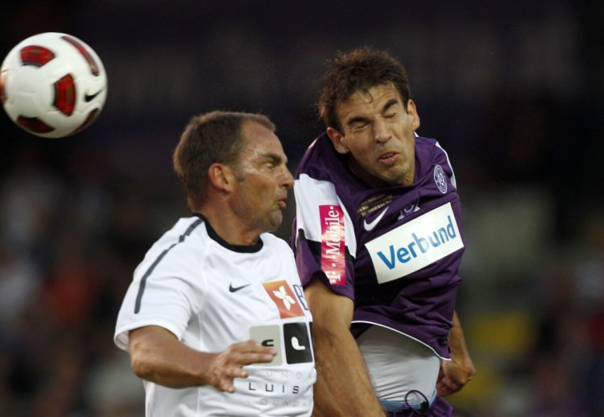 GALERIE FOTO VIDEO Austria Viena - Prietenii lui Figo 7-4. Vezi imagini de colecţie