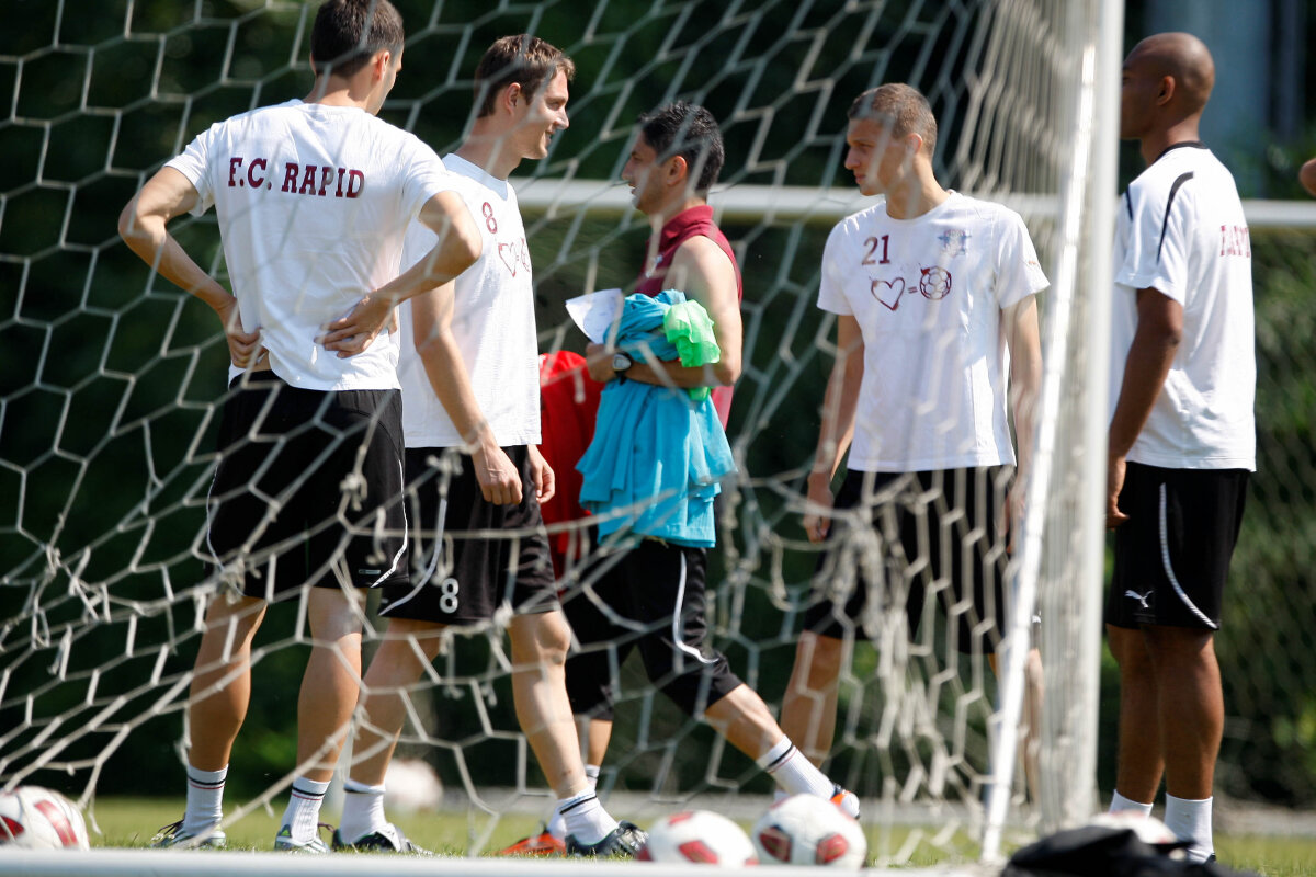 FOTO Burcă şi Creţu au făcut astăzi primul antrenament cu Rapid