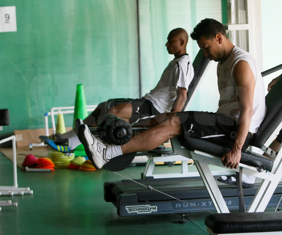 FOTO Burcă şi Creţu au făcut astăzi primul antrenament cu Rapid