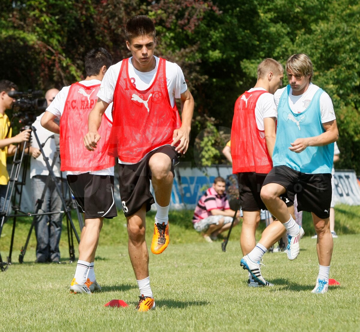 FOTO Burcă şi Creţu au făcut astăzi primul antrenament cu Rapid