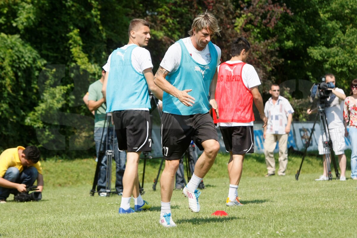 FOTO Burcă şi Creţu au făcut astăzi primul antrenament cu Rapid