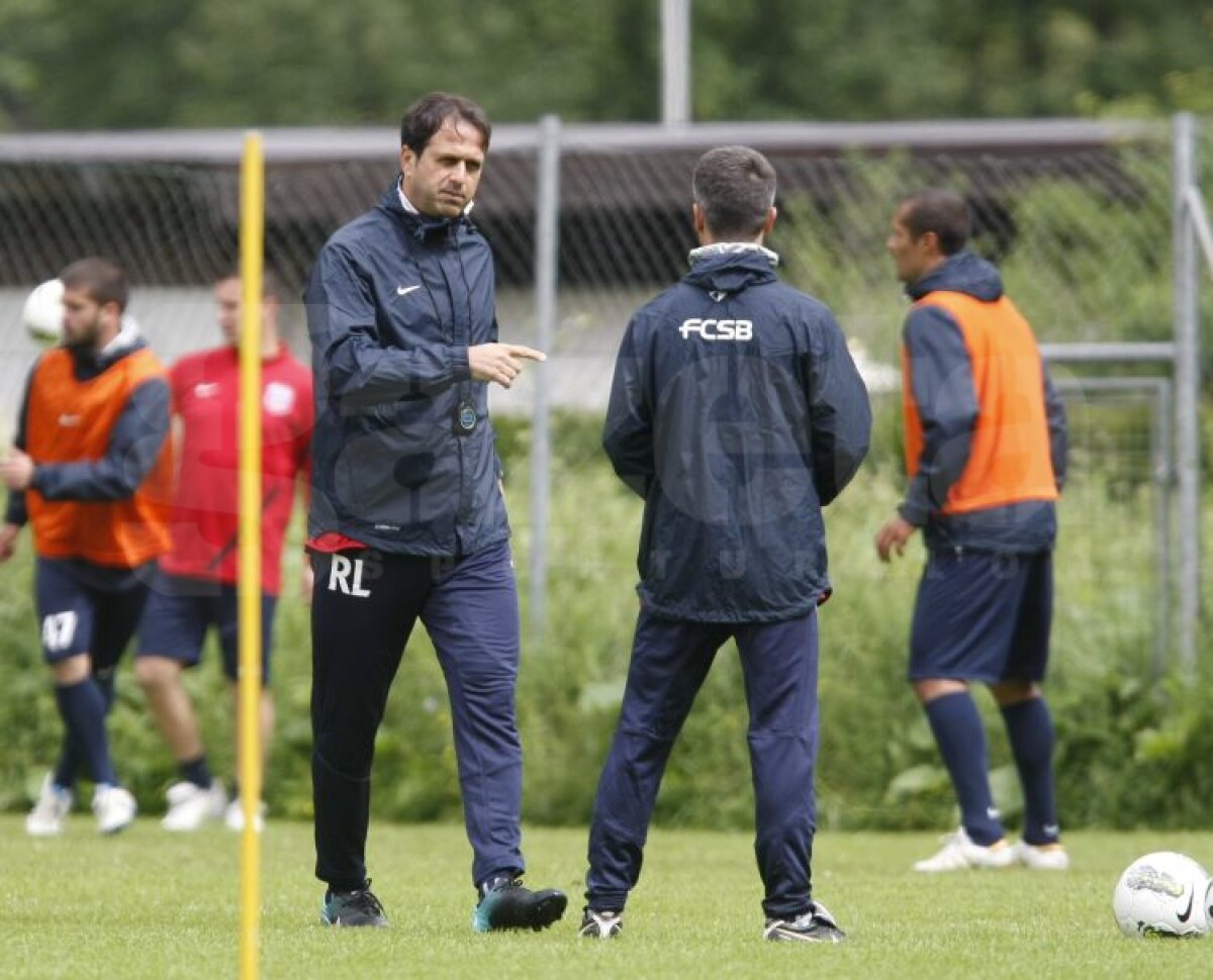 FOTO Aveţi grijă! Steliştii nu se mai iartă nici între ei!