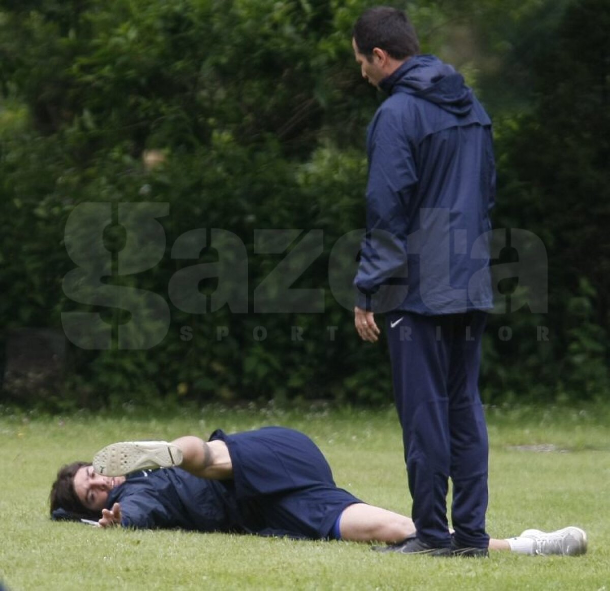 FOTO Aveţi grijă! Steliştii nu se mai iartă nici între ei!