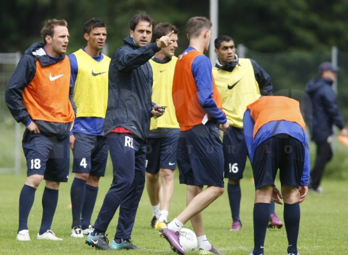 FOTO Aveţi grijă! Steliştii nu se mai iartă nici între ei!