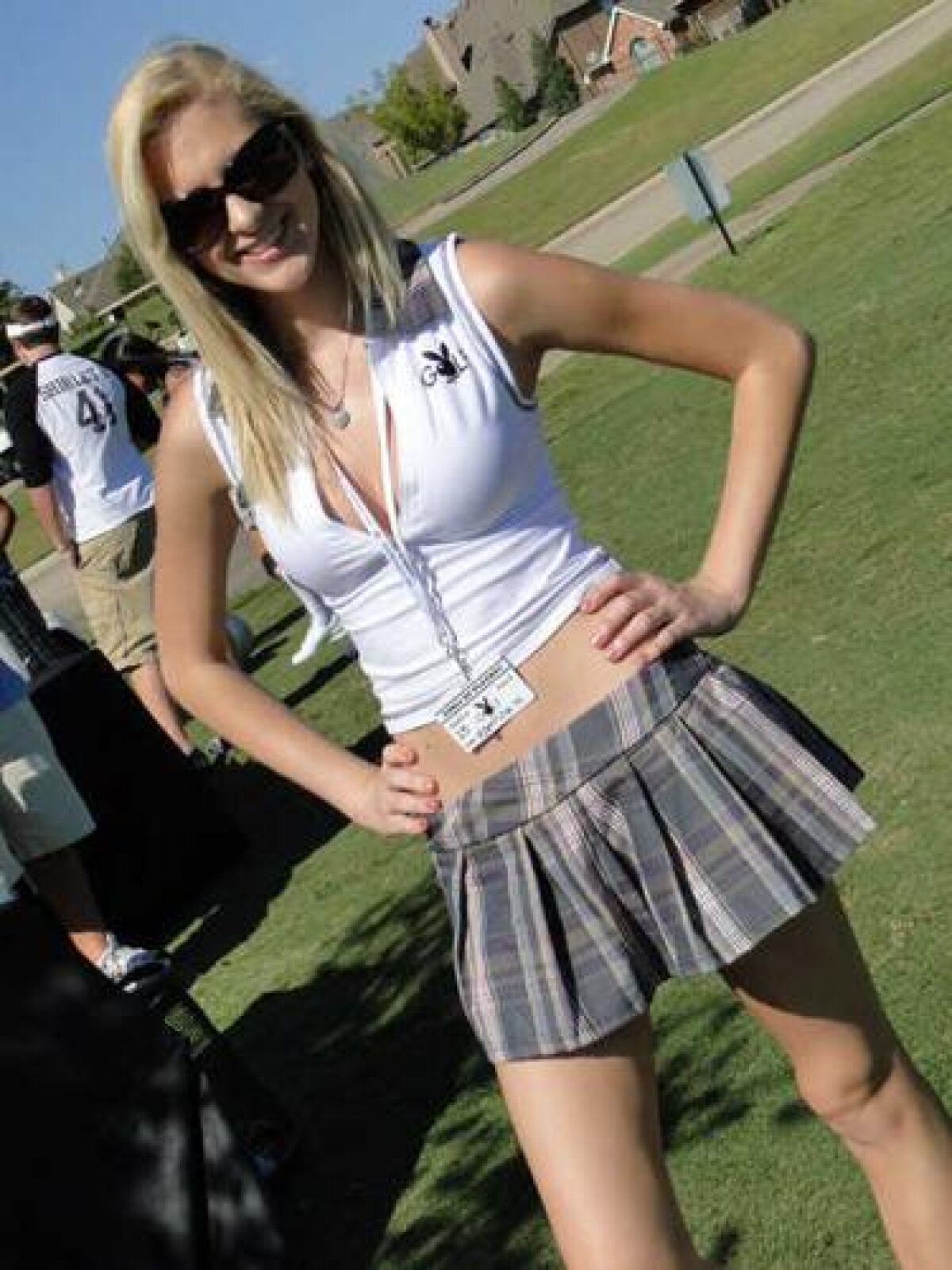 FOTO "Iepuraşii" Playboy au dat-o pe golf