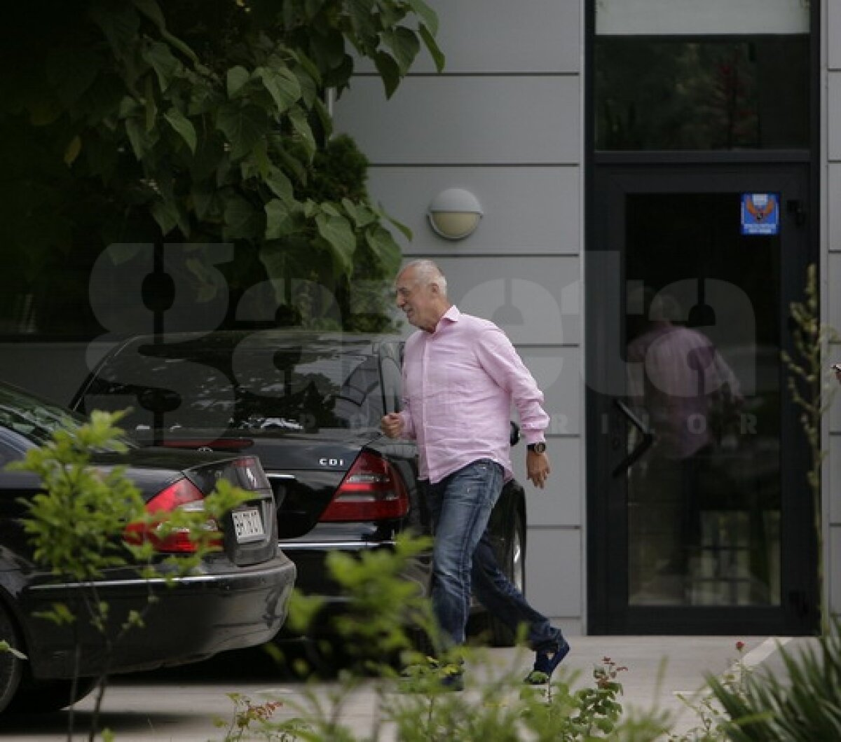 România, ţara tuturor posibilităţilor » Poli şi Gloria au înviat şi au murit de mai multe ori în doar cîteva ore