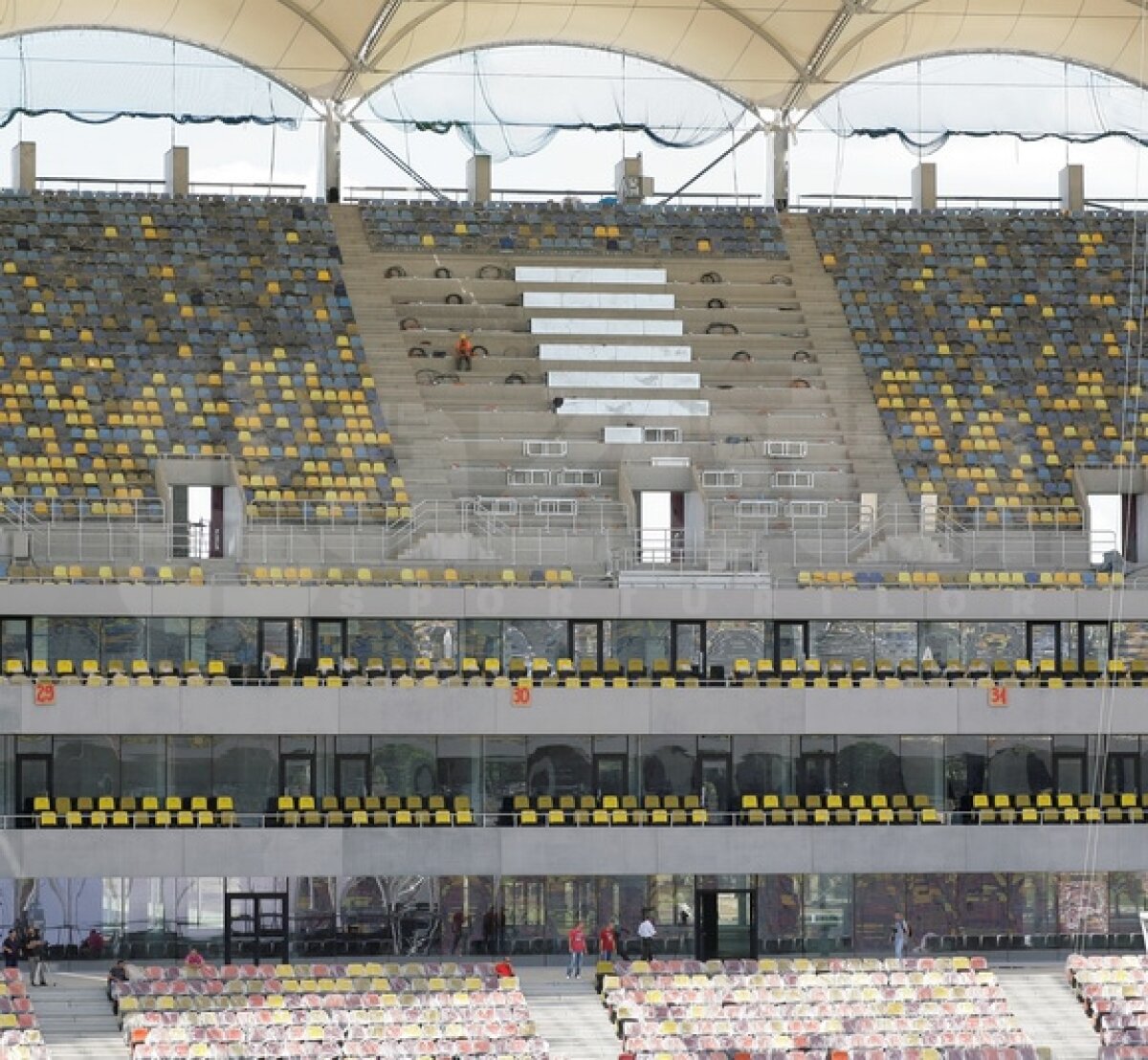 PREMIERĂ Luni e acoperit tot stadionul National Arena! Intră AICI pentru un tur virtual spectaculos