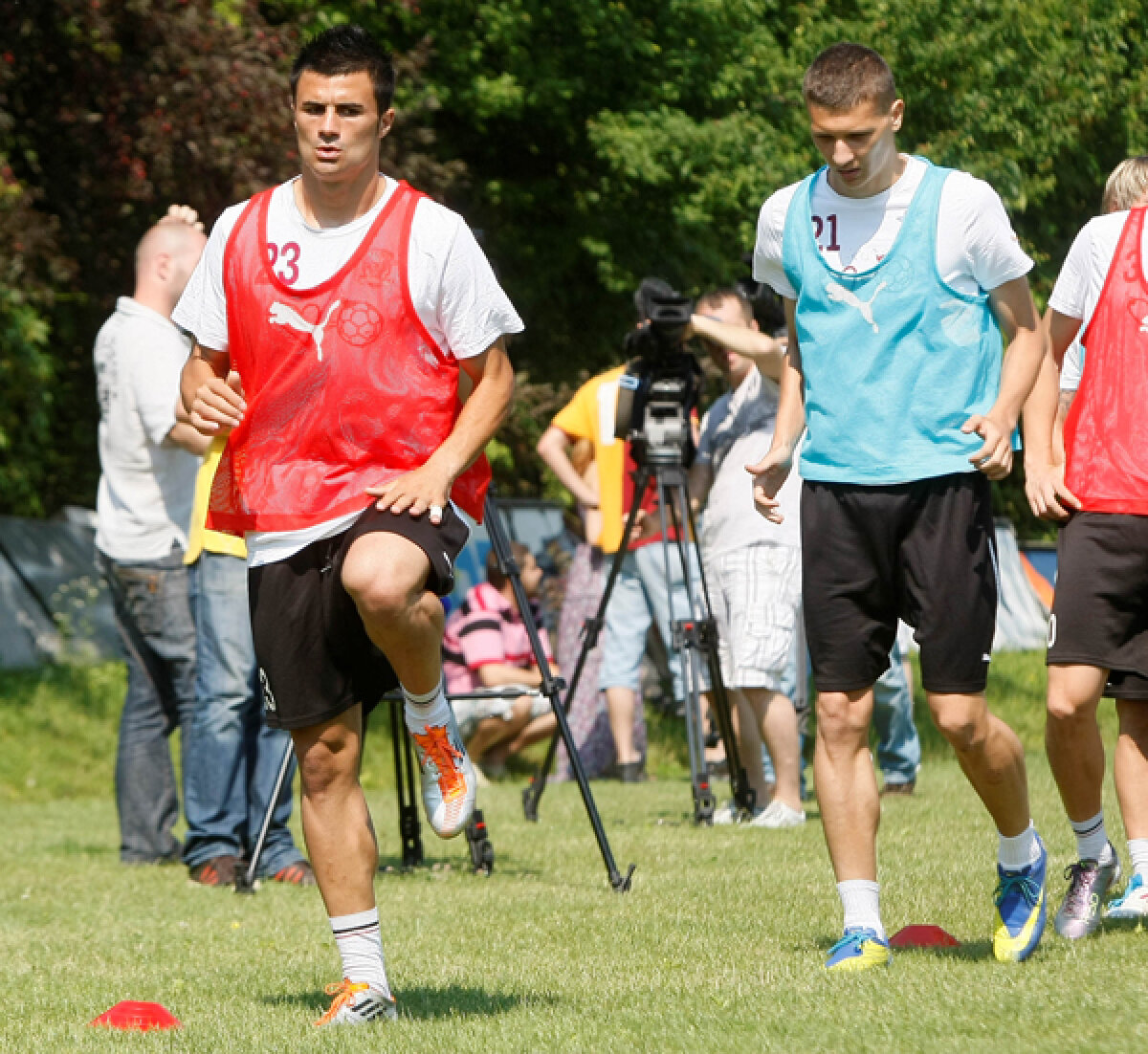 Gazeta vi-l prezintă pe Valentin Creţu » Echipa preferată: Steaua! :O