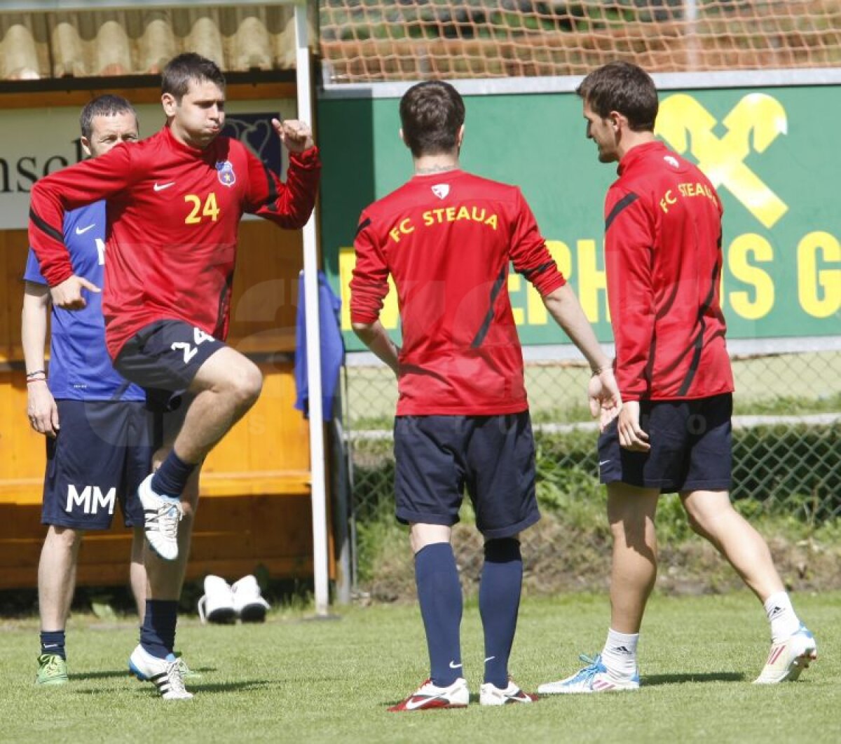 FOTO Steliştii, leşinaţi de căldură şi de antrenamentele lui Levy :S