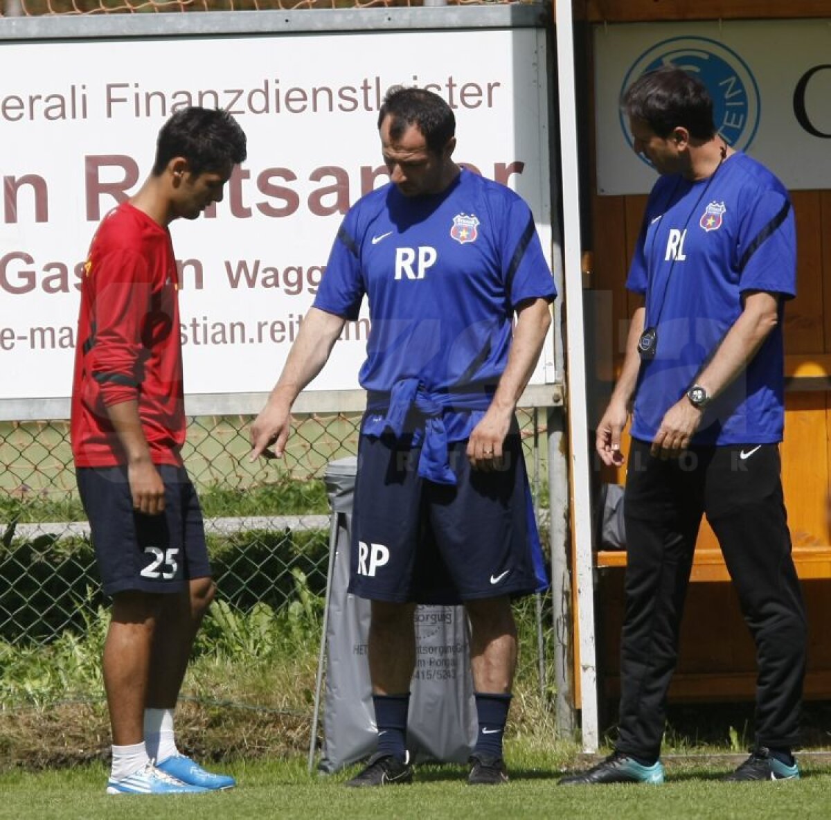 FOTO Steliştii, leşinaţi de căldură şi de antrenamentele lui Levy :S