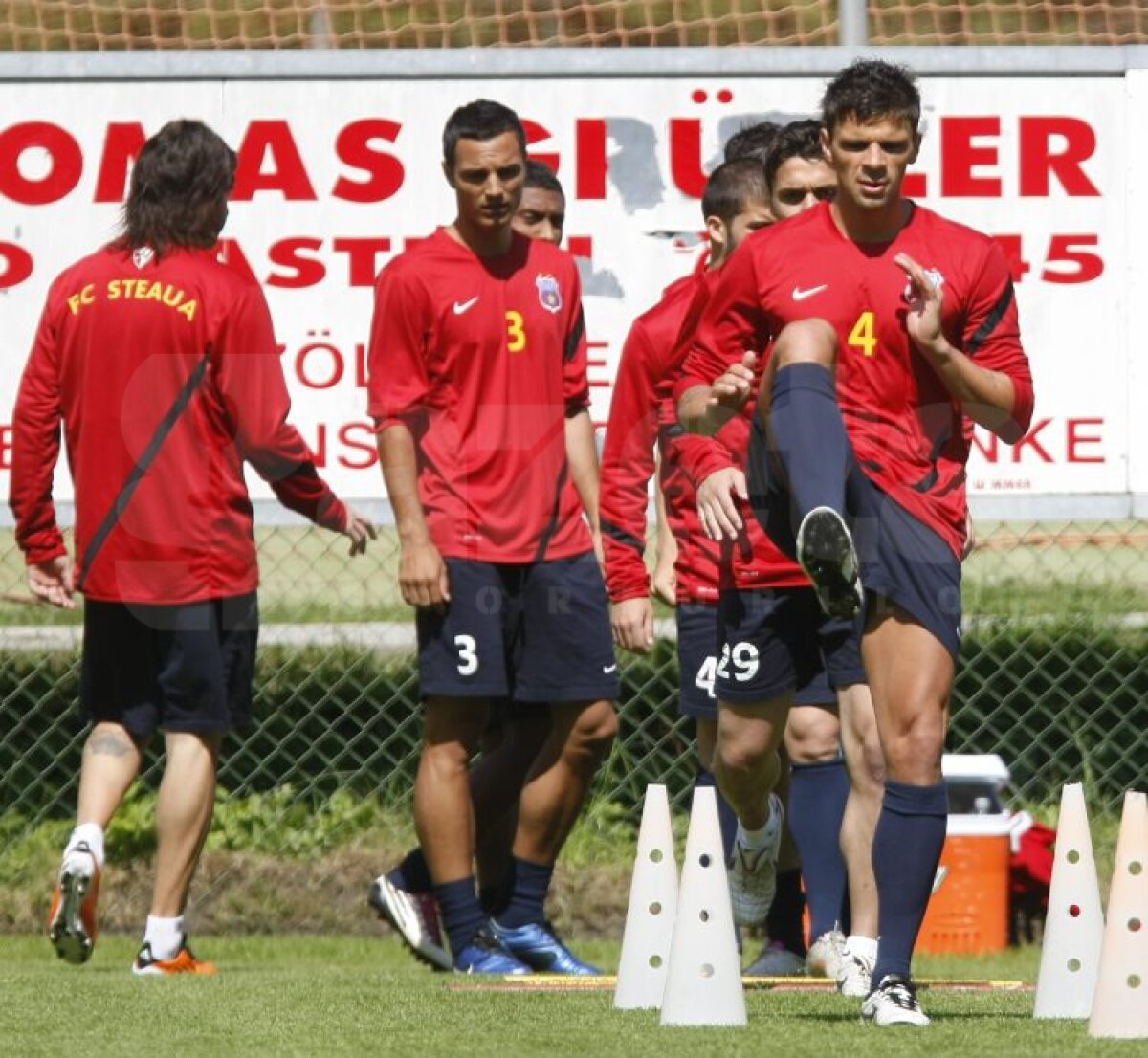 FOTO Steliştii, leşinaţi de căldură şi de antrenamentele lui Levy :S