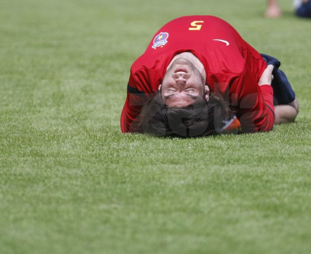 FOTO Steliştii, leşinaţi de căldură şi de antrenamentele lui Levy :S