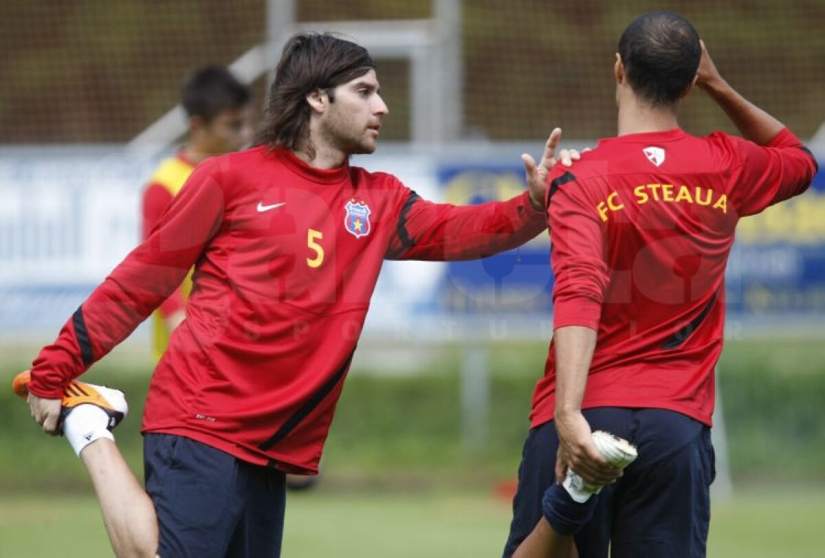 FOTO Steliştii, leşinaţi de căldură şi de antrenamentele lui Levy :S