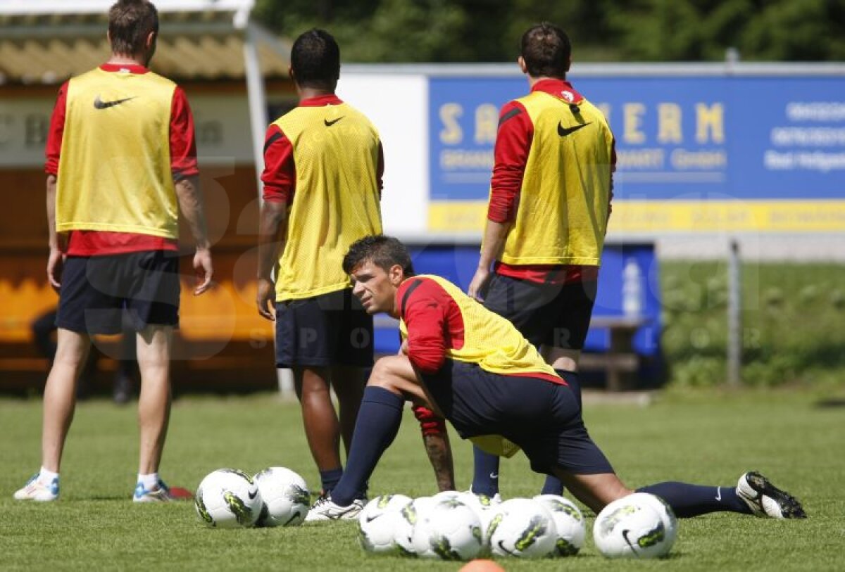 FOTO Steliştii, leşinaţi de căldură şi de antrenamentele lui Levy :S