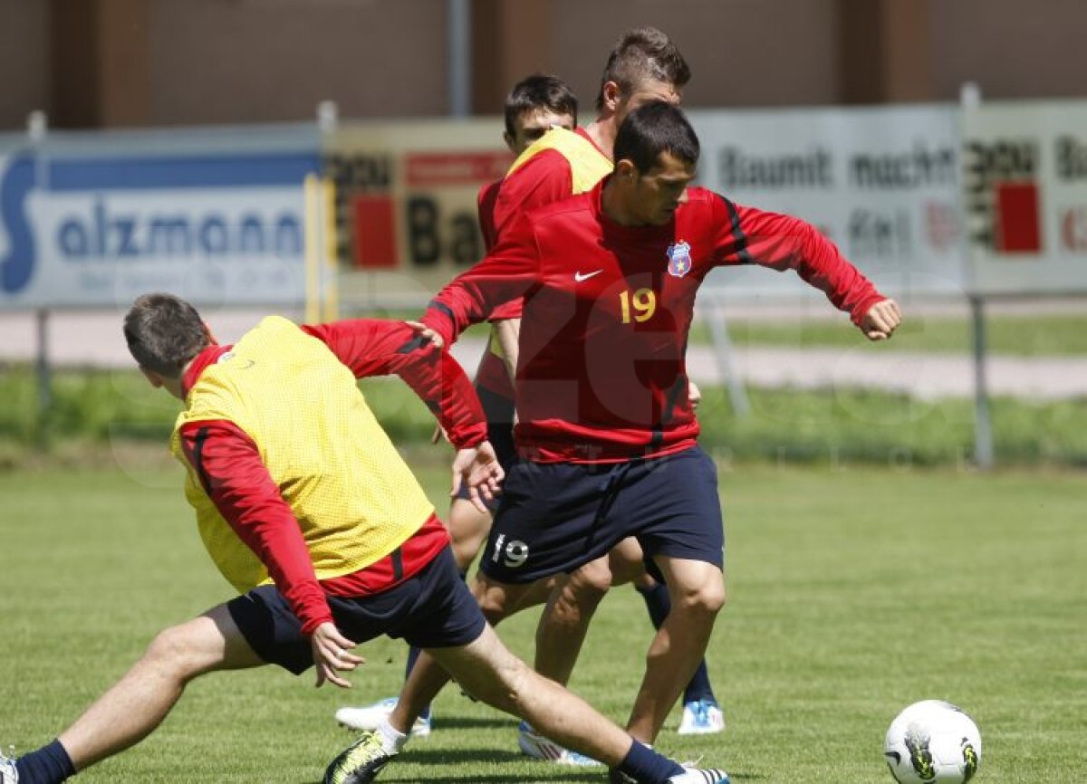 FOTO Steliştii, leşinaţi de căldură şi de antrenamentele lui Levy :S