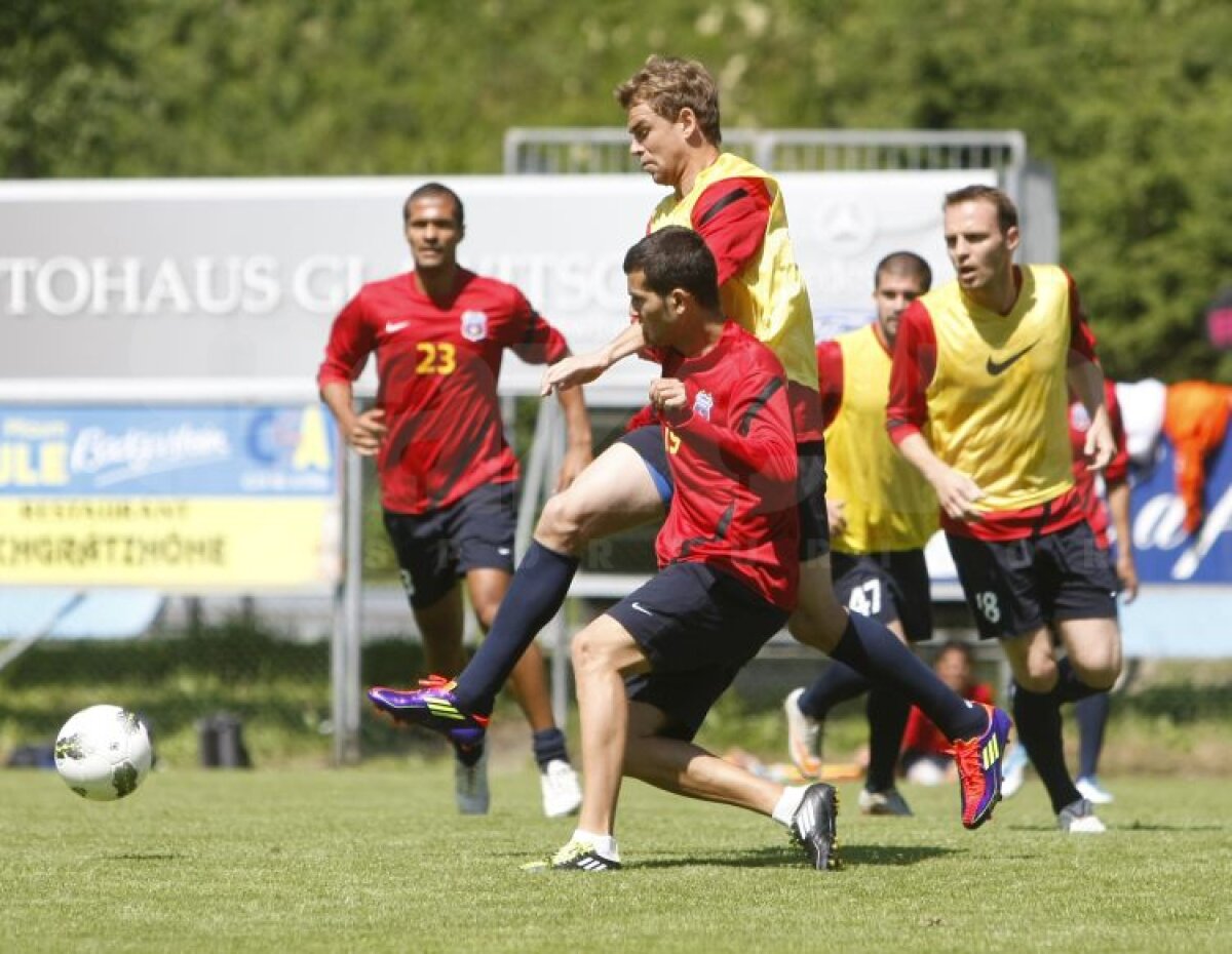 FOTO Steliştii, leşinaţi de căldură şi de antrenamentele lui Levy :S