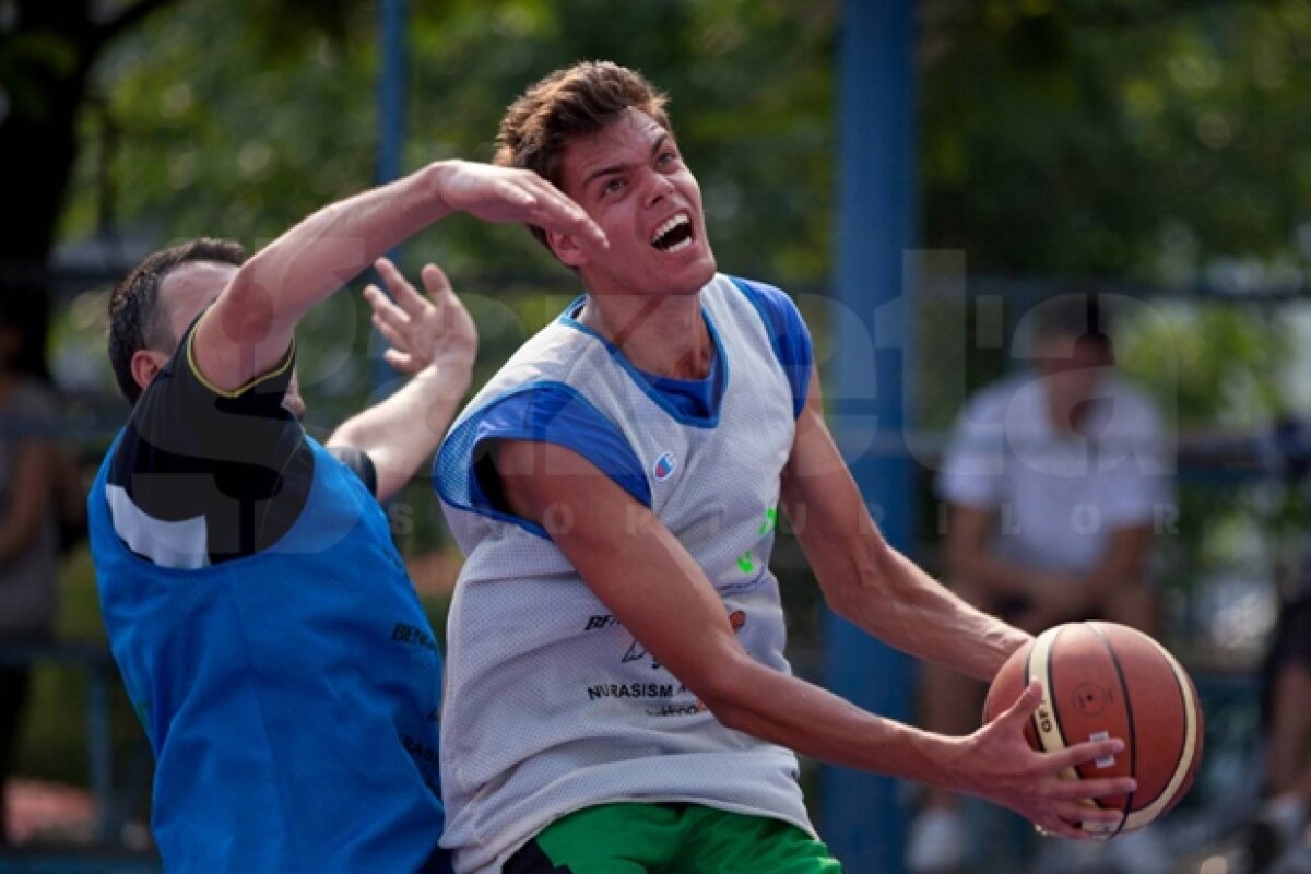 Spectacol pe ritmuri de hip-hop la cel de-al doilea turneu Sport Arena Streetball din 2011