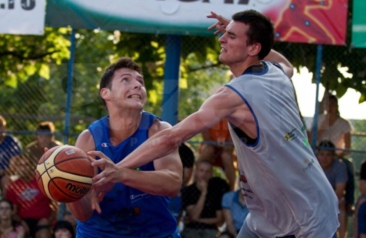 Spectacol pe ritmuri de hip-hop la cel de-al doilea turneu Sport Arena Streetball din 2011